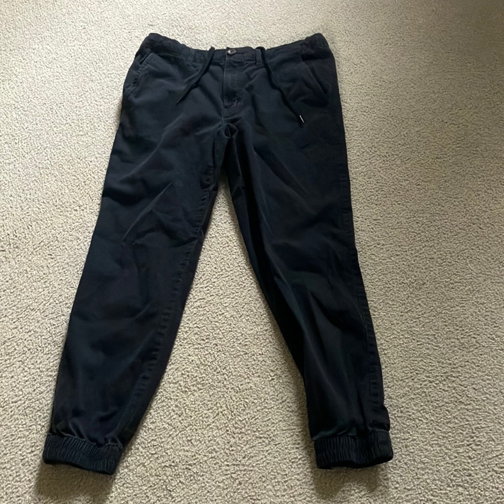 Amazon Essential Casual pants. Size medium. Black